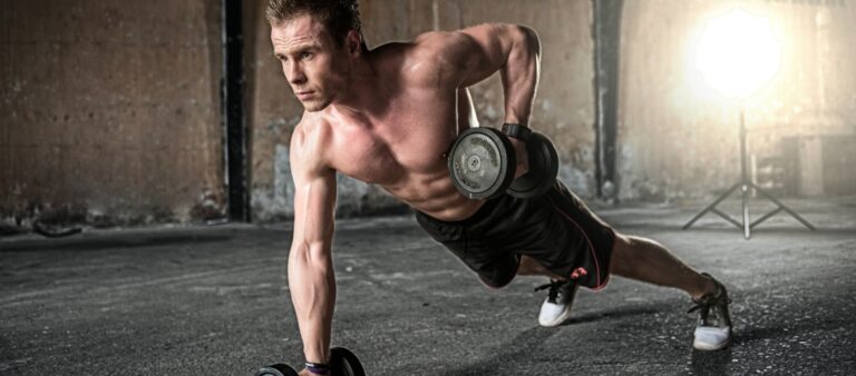 fit man in his 30s lifting weights